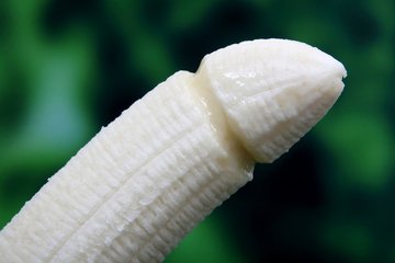 banana-symbolic-of-safe-sex-in-the-modern-world-1632182